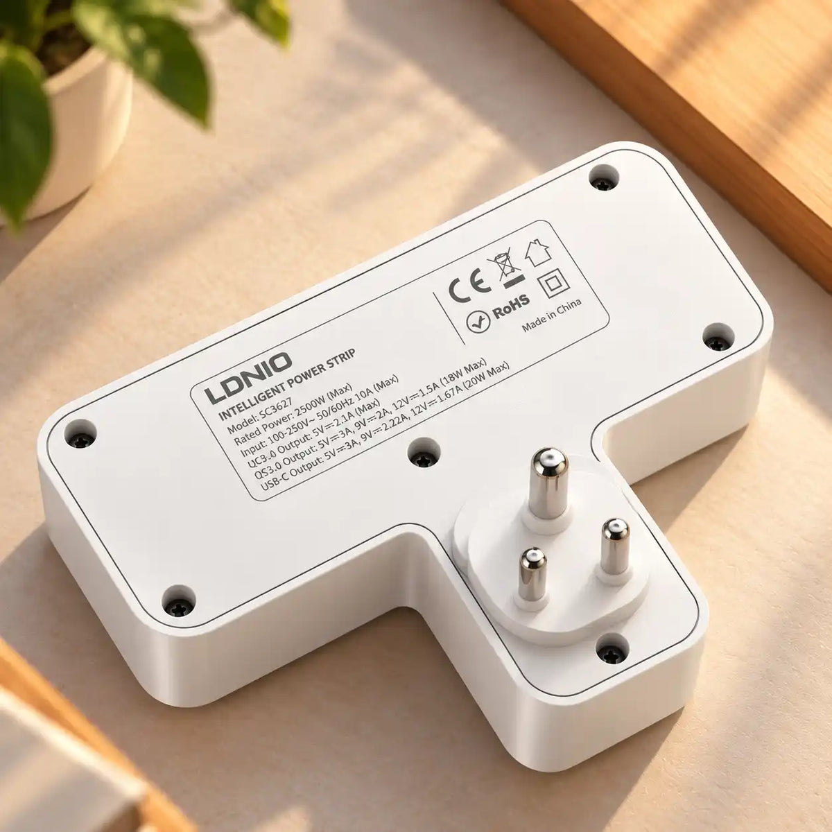 LDNIO 2500W Universal Power Socket with USB Fast Charging