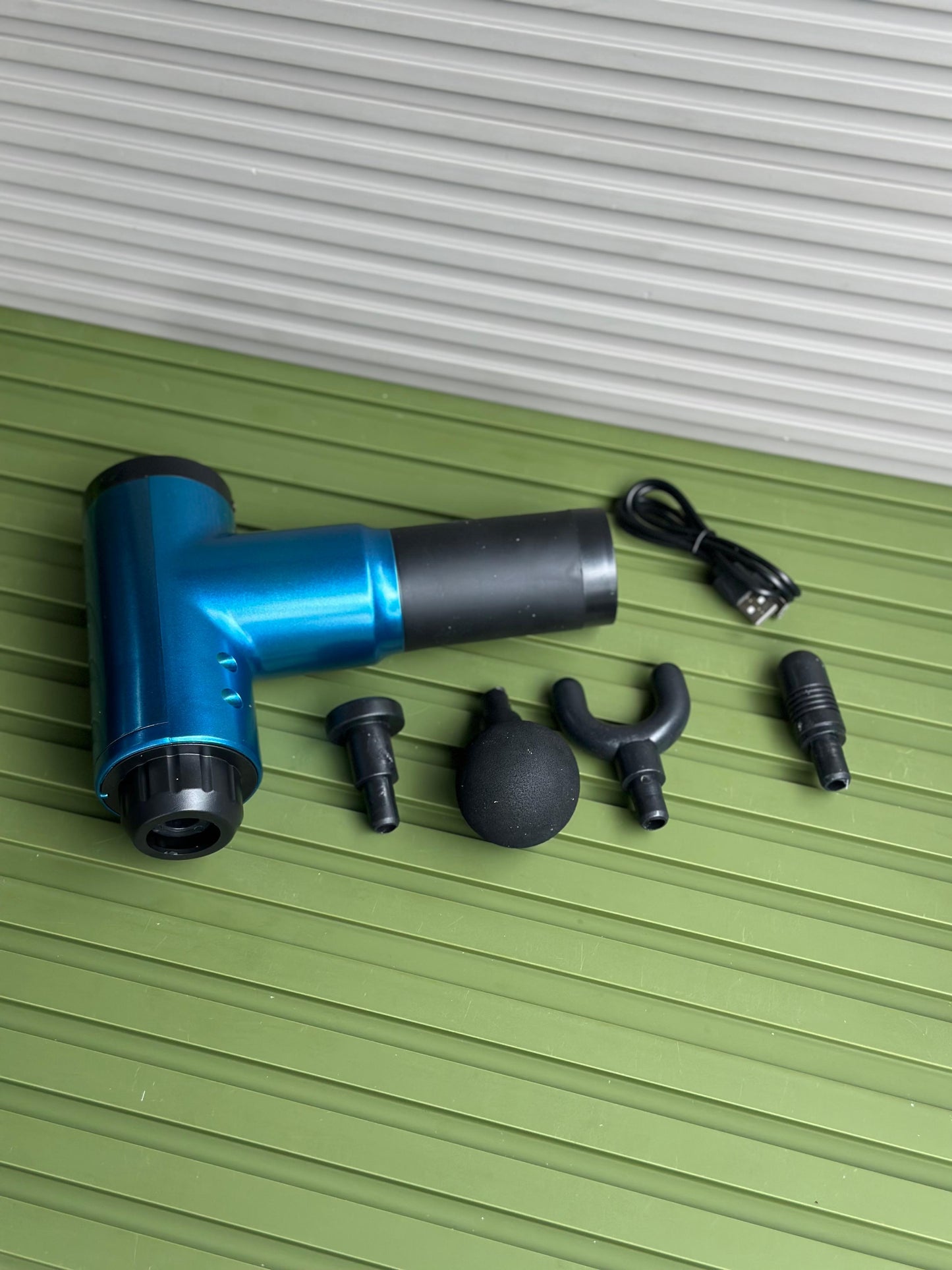 Massage Gun Physio Gun Portable 6 Speed Muscle Sports Deep Tissue Vibration Percution Therapy with 4 Head With 2000 Mah Battery