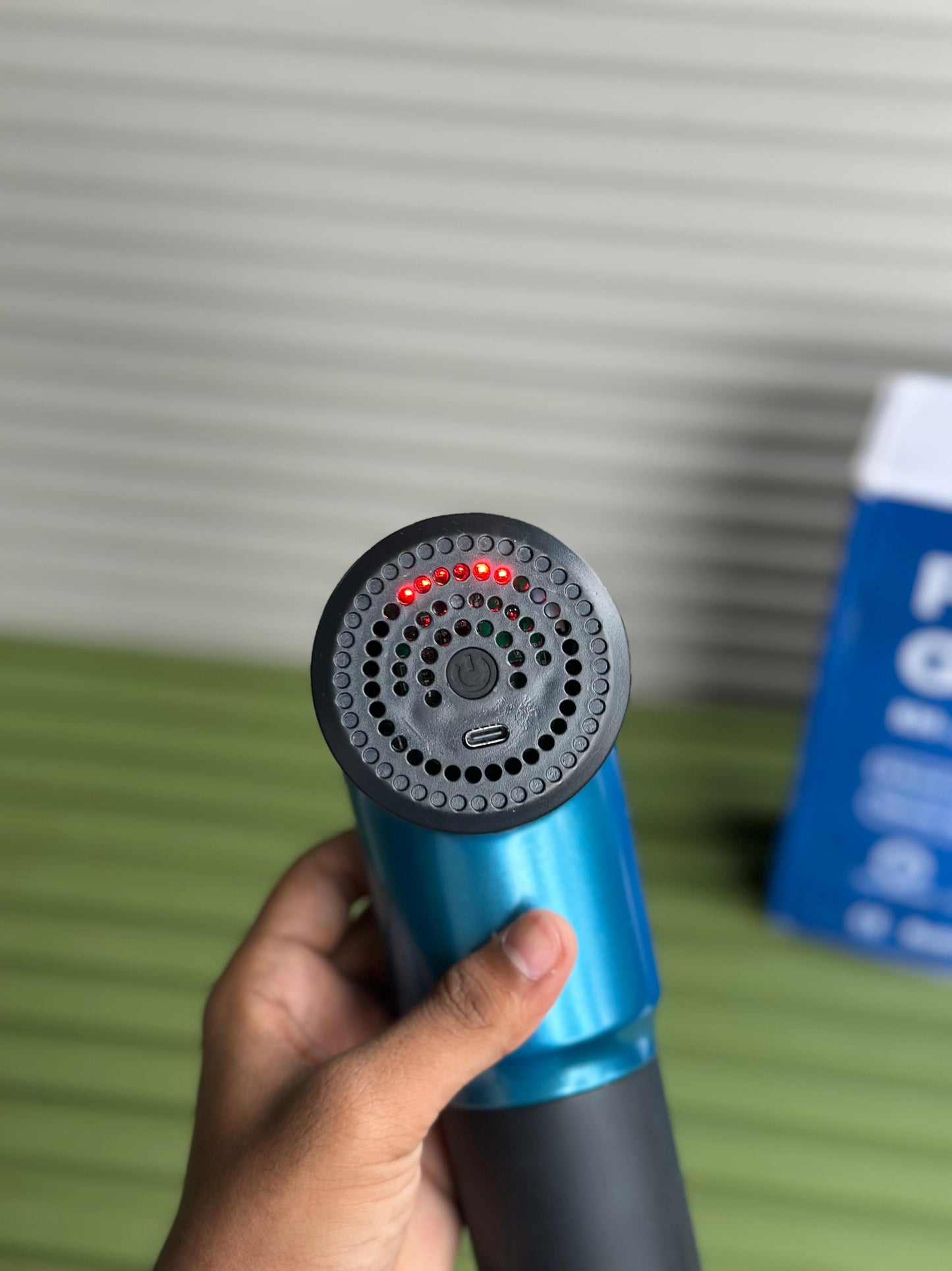 Massage Gun Physio Gun Portable 6 Speed Muscle Sports Deep Tissue Vibration Percution Therapy with 4 Head With 2000 Mah Battery