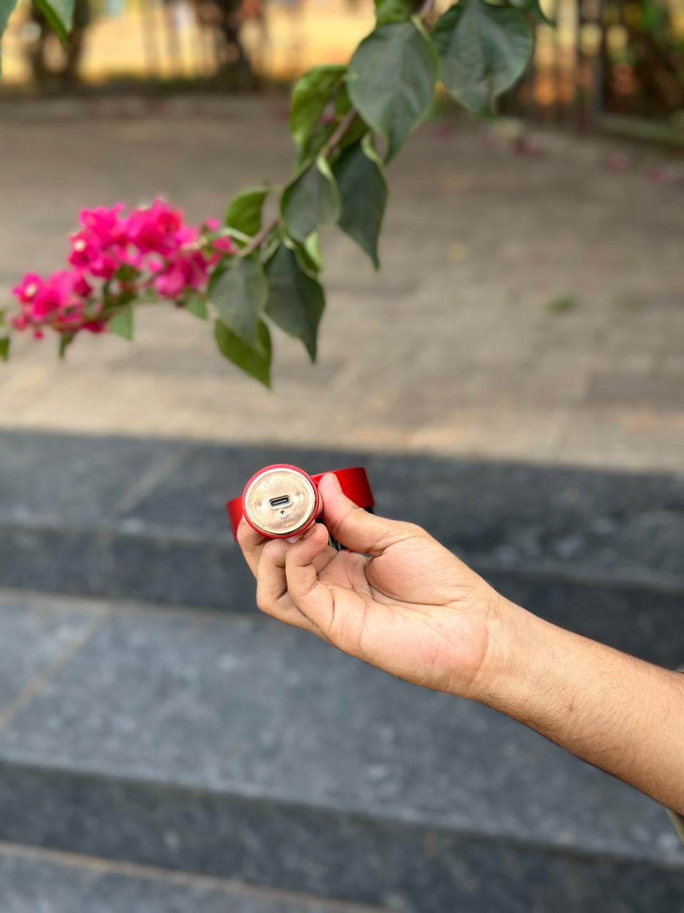 Electric Scalp Massage Comb – With Vibration & LED Therapy